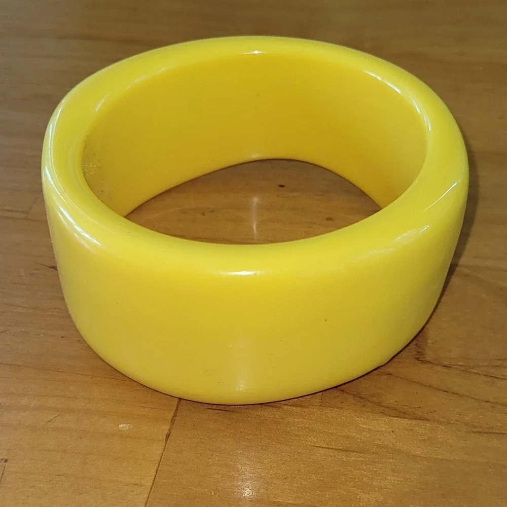 Chunky Yellow Acrylic Resin Bangle Bracelet Wide Mod 2.5 Inch 79g